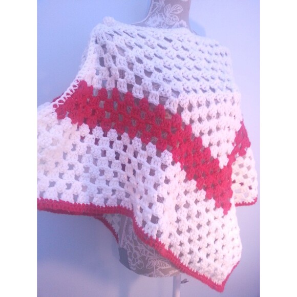 Vtg Granny Knit Poncho Cape Sweater hand 60s 70s jacket handmade boho shawl s/m - Picture 4 of 6